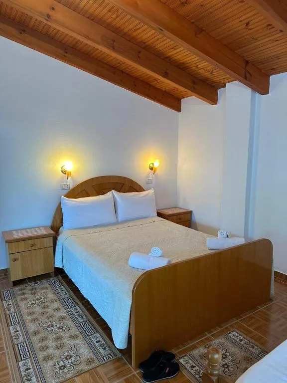 Ari's cozy rooms, Llogara, hotel in Shalë