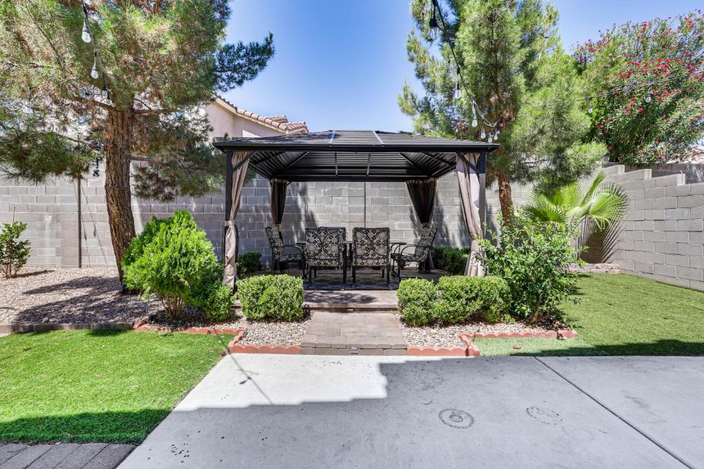 Dog-Friendly Las Vegas Escape with Patio!, Las Vegas