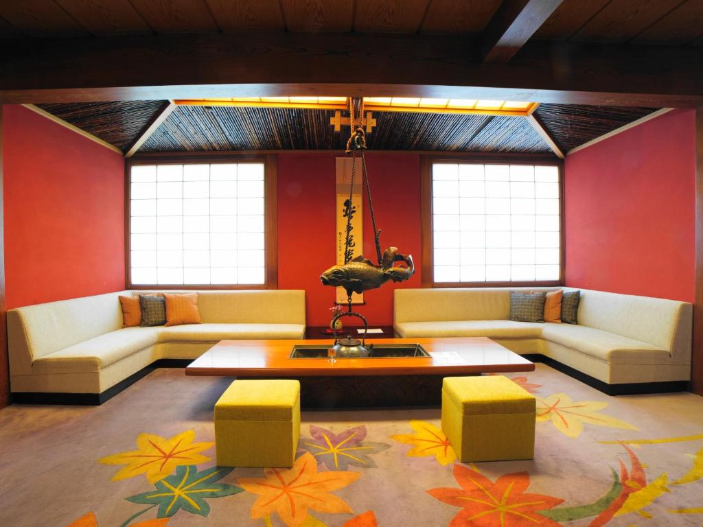 Shared lounge/TV area