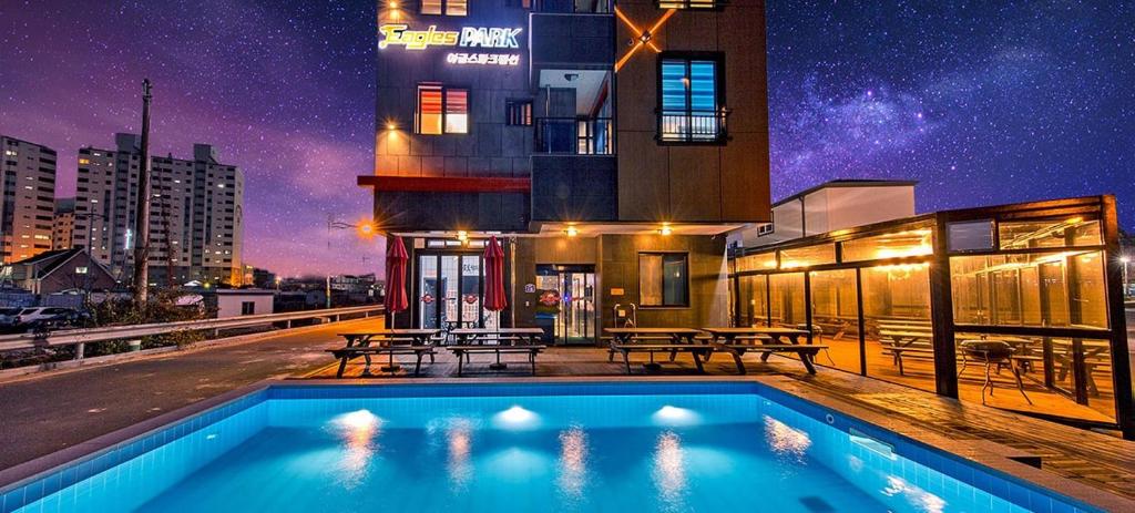 Boryoung Eagle Spark Pension, Porjong