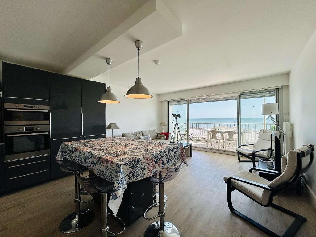 Moderne 3P avec terrasse, face mer, La Baule - FR-1-245-209 - 4