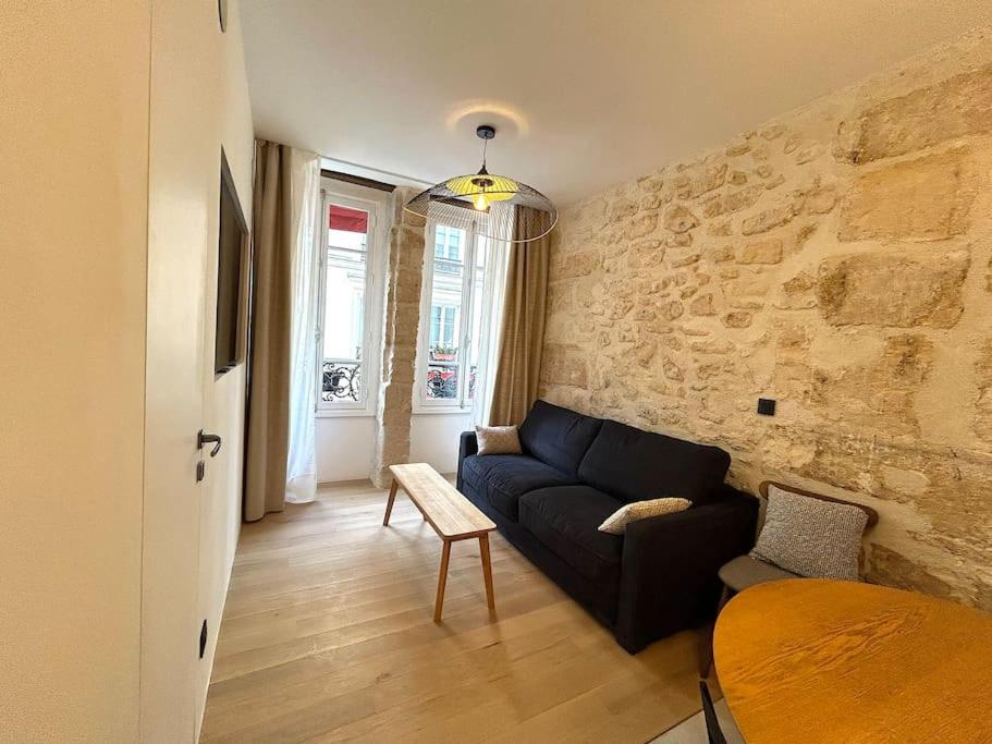 Louvre -Notre Dame 2BD, 2BATH AC - 2