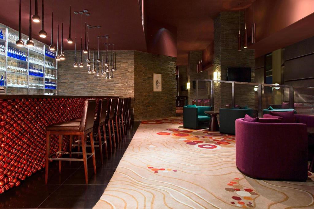 Bar/lounge