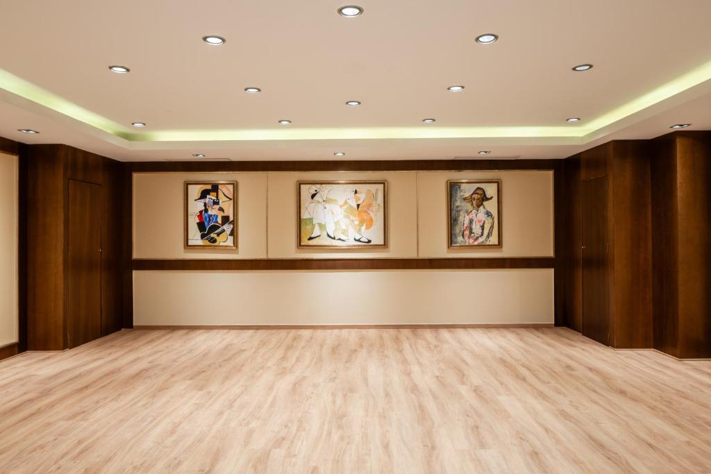 Tárgyalóterem/bálterem