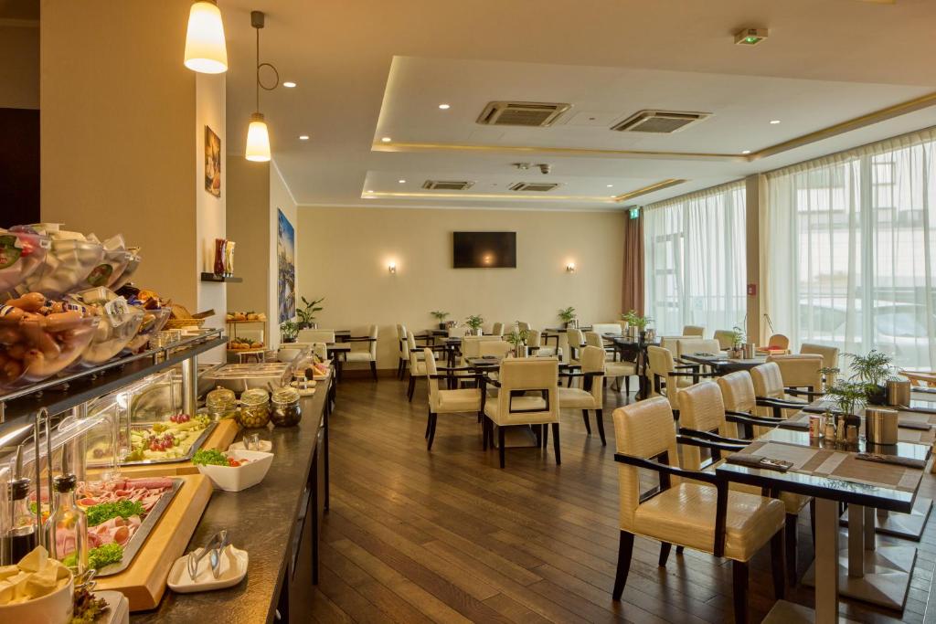 Food and beverages, Skyline Hotel Frankfurt in Frankfurt am Main