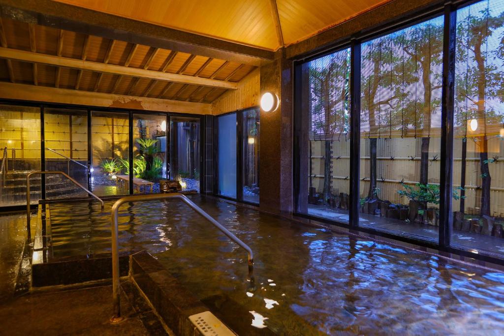 오에도 온센 모노가타리 프리미엄 아타미 (Ooedo Onsen Monogatari Premium Atami)