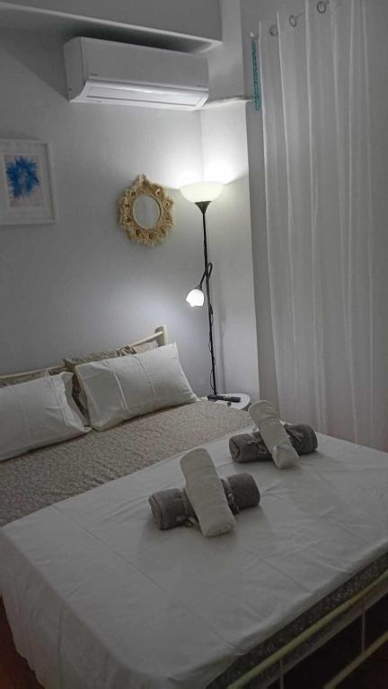 Studio Izabela, Athen
