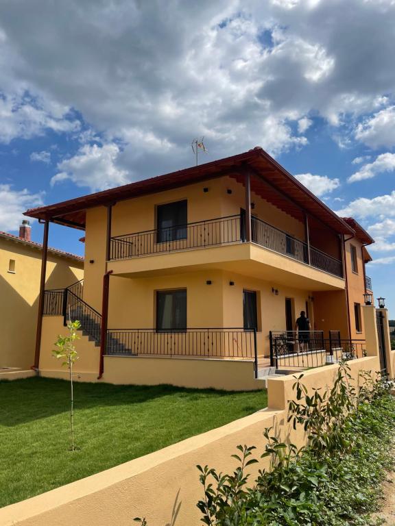 Old Castle 1, Palaiókastron