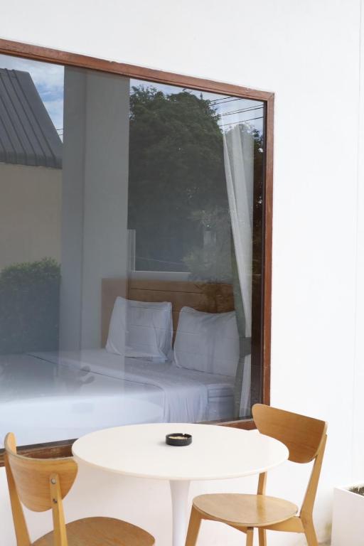 อินทา รีสอร์ท ราชบุรี (Intha Resort Ratchaburi)