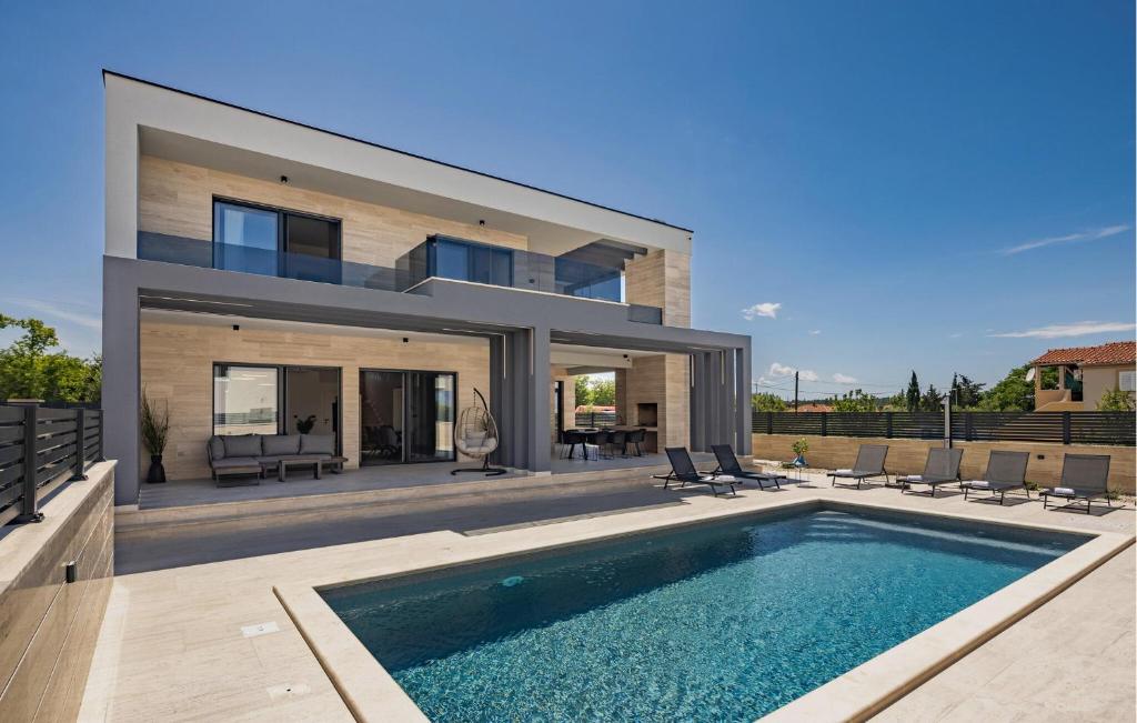 Awesome Home In Nin With House Sea View, Nin