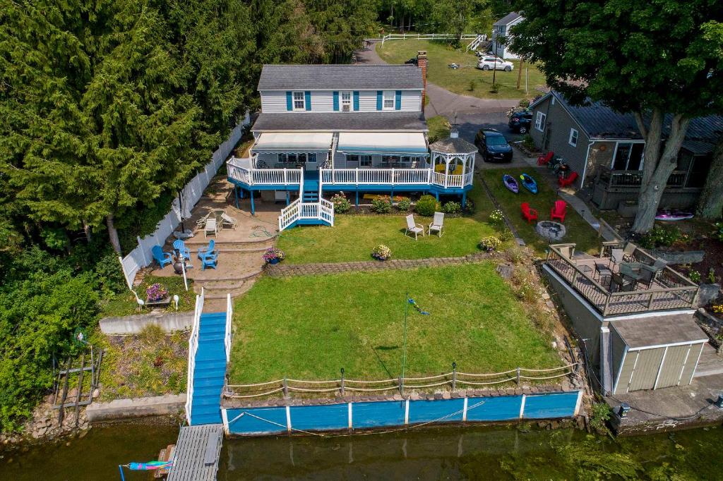 Sun, Fun and Wine-ta, Dundee