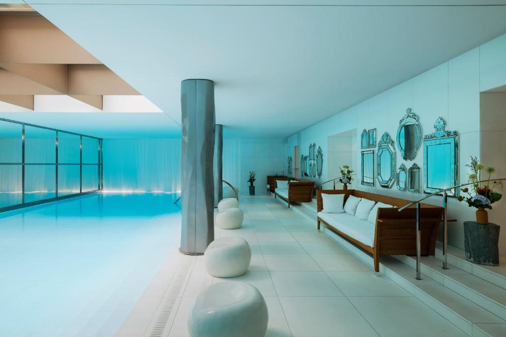Spa, Le Royal Monceau Hotel Raffles Paris in Paris