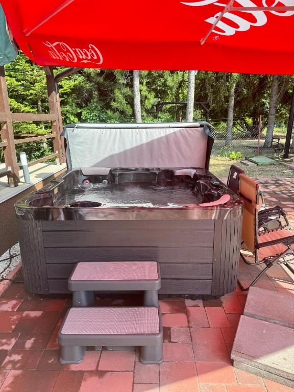 Extra House, Balatonvilágos