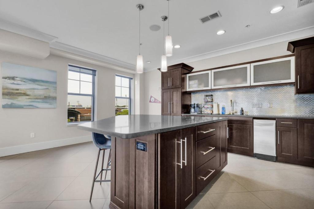 Downtown Lansing Place, Lansing