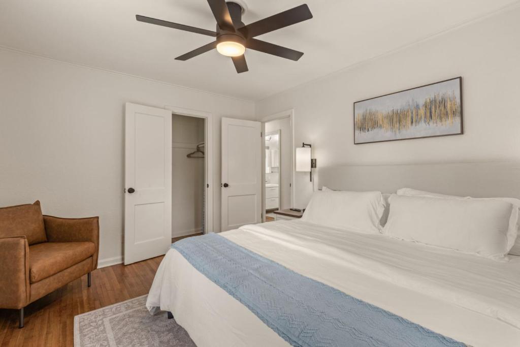 ModernNest-KS Bed and Fire Pit, Tulsa