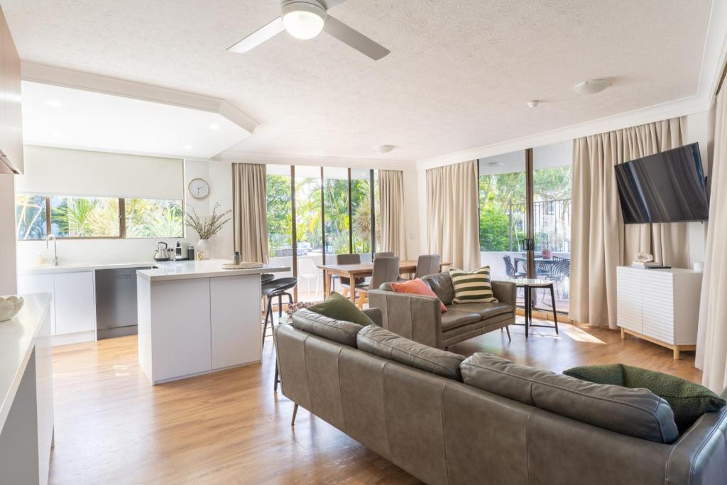 Getaway on Surf - Ground Floor Apartment - Family friendly 100m from the beach, Gold Coast