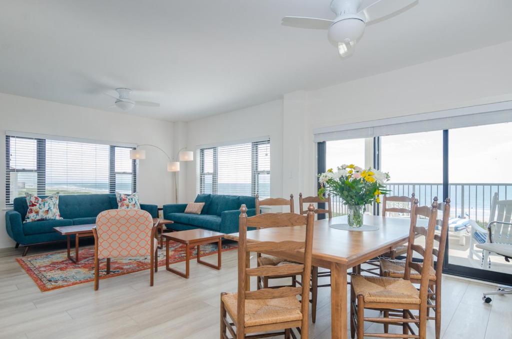 William the Cat by Bryant Real Estate, Wrightsville Beach