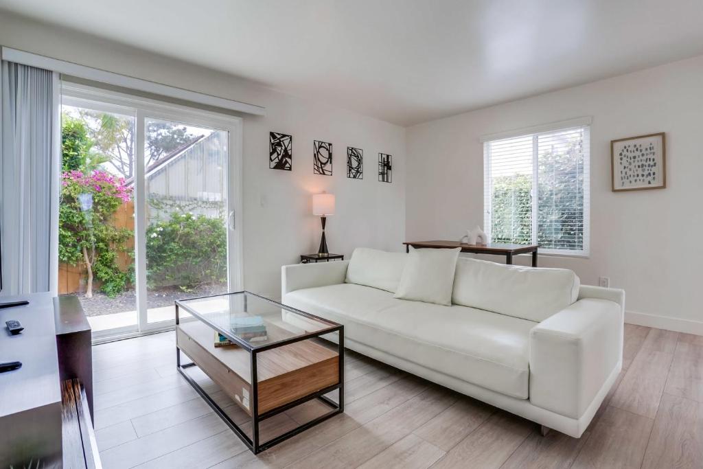 A-C 3 Blocks to Ocean Downtown La Jolla Remodel, San Diego