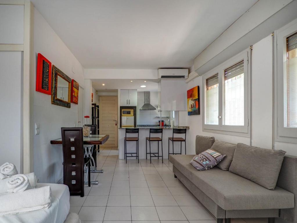 Los Globos Beach Studio by Hello Homes Sitges - 3
