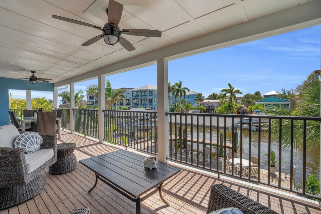 218 Primo Dr - Mermaid Beach House home, Fort Myers Beach