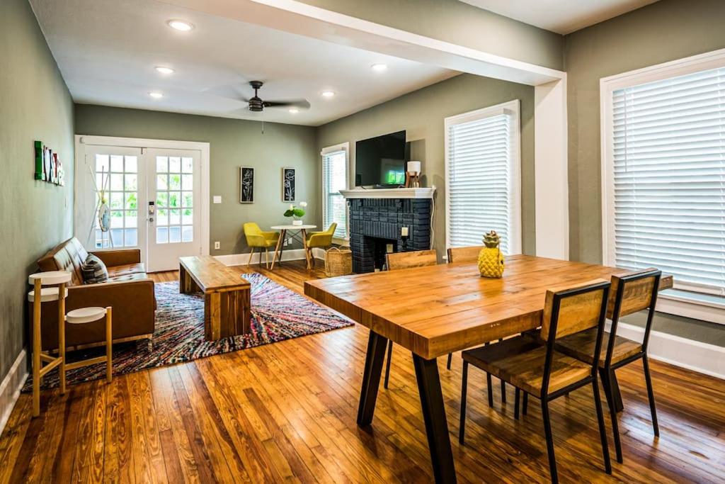 C'est La Vie - make memories at our cozy bungalow, St Petersburg