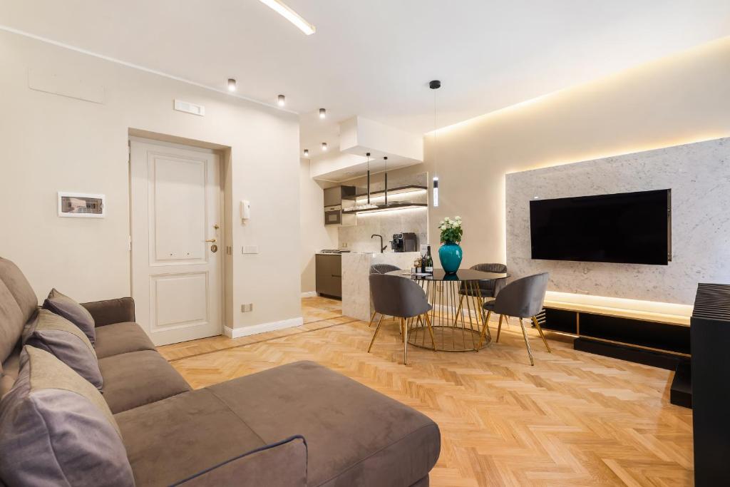 Spanish Steps Modern Gem - 5