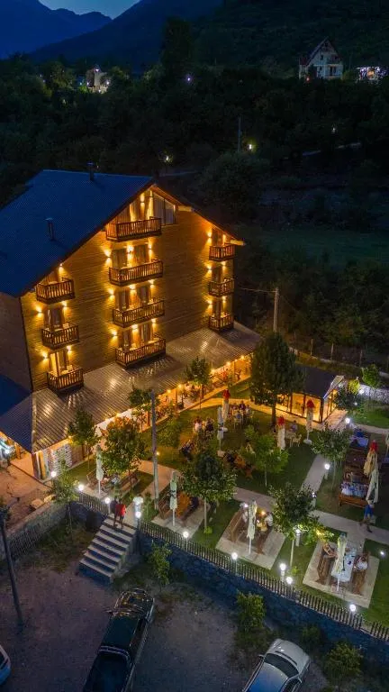 Hotel Jezerca Theth, hotel in Theth
