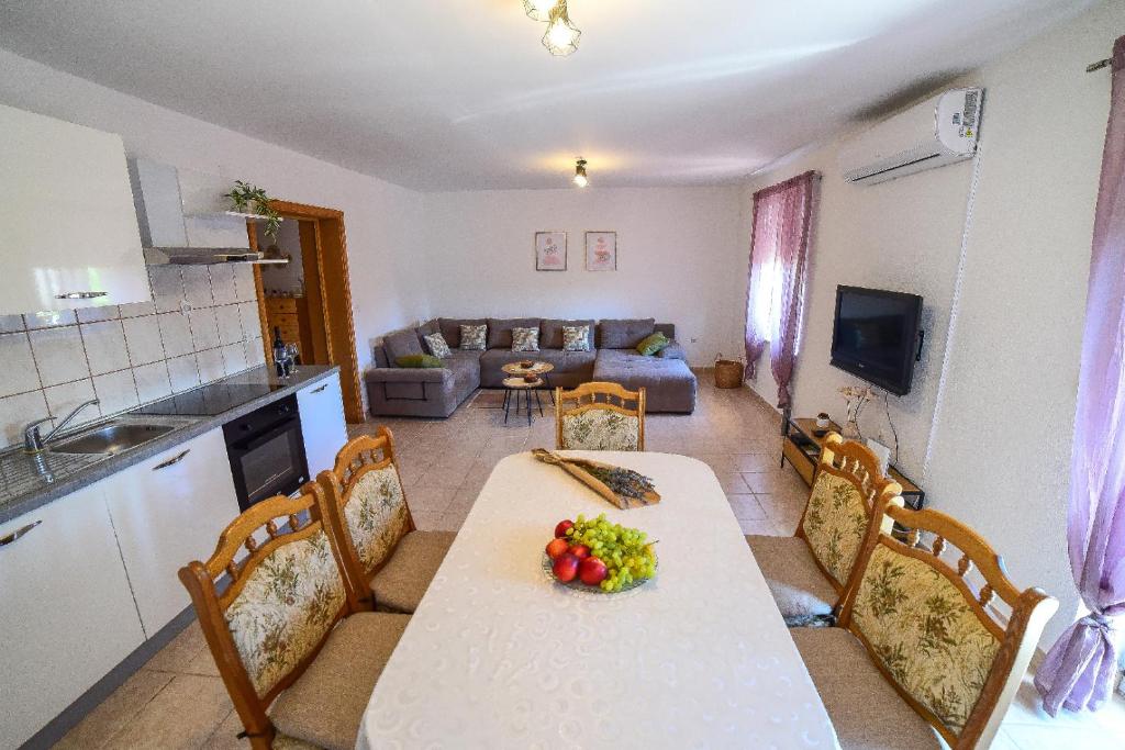 Apartman Lara, Sinj