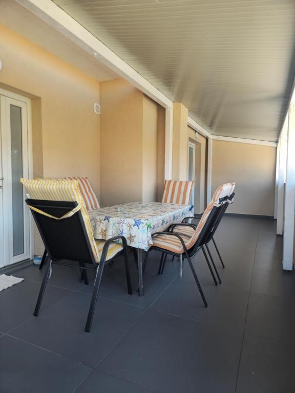 Apartman Tia, Povljana