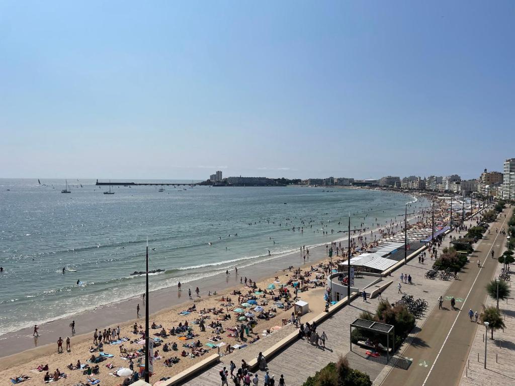 Appartement T3 au 6e étage avec balcon et vue mer - FR-1-197-200 - 4