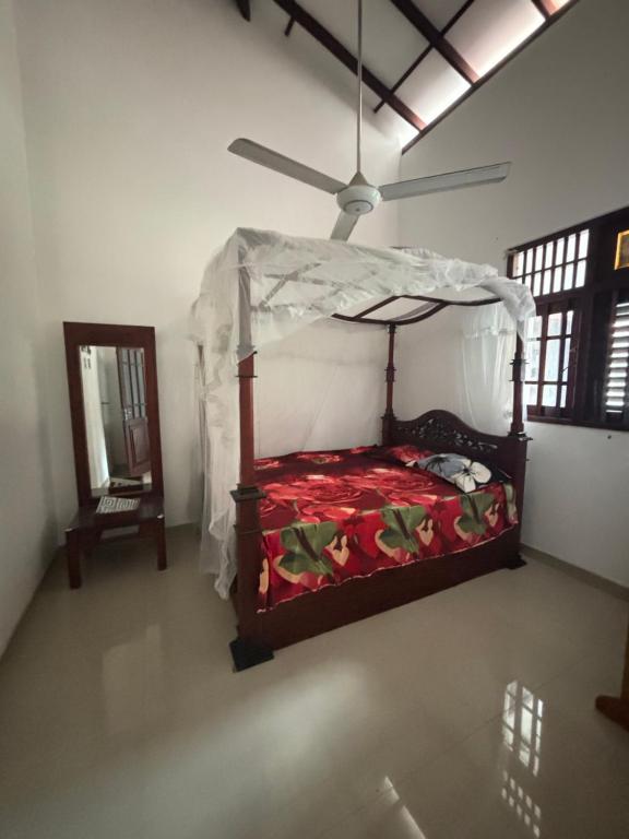 Malas Place, Ampegama