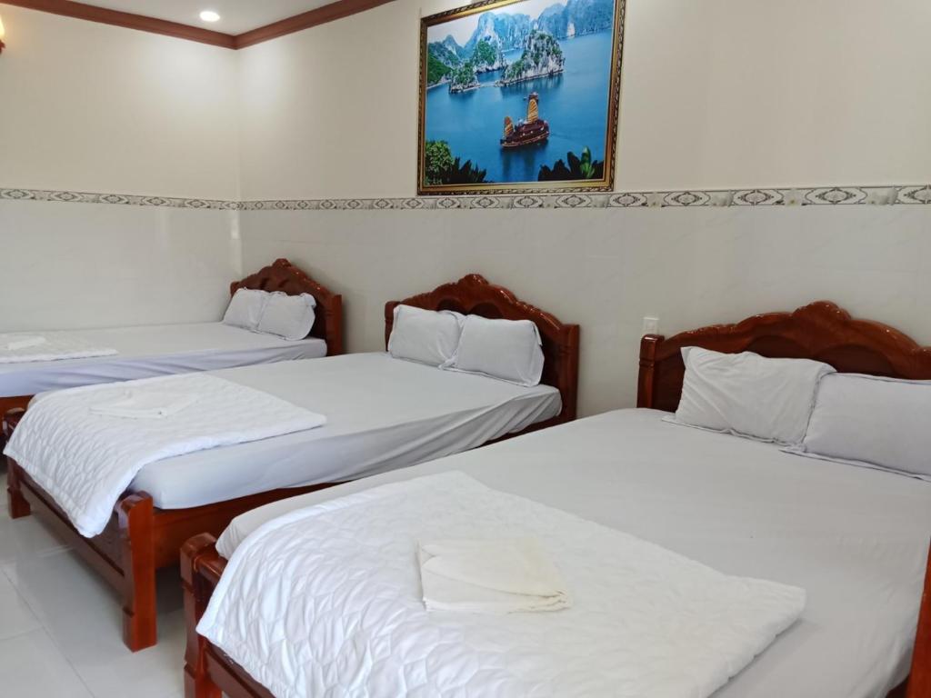 Phòng Ngủ Tập Thể Cho Cả Nam Và Nữ (Mixed Dormitory Room)