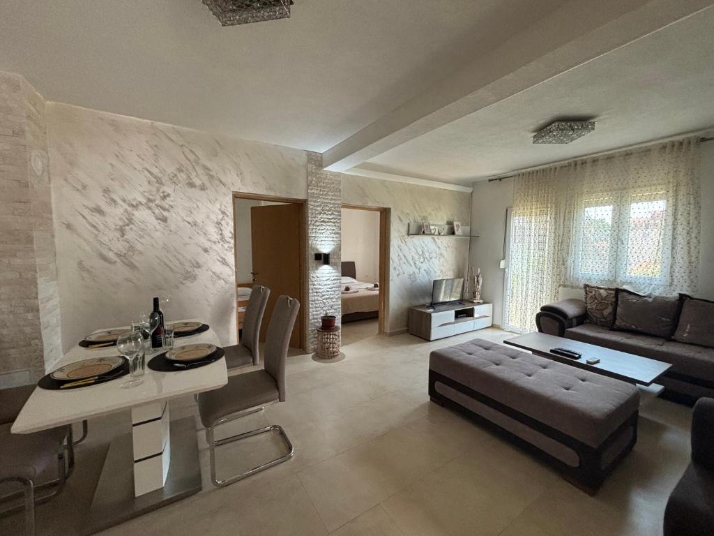 Miha Guest House, Bar