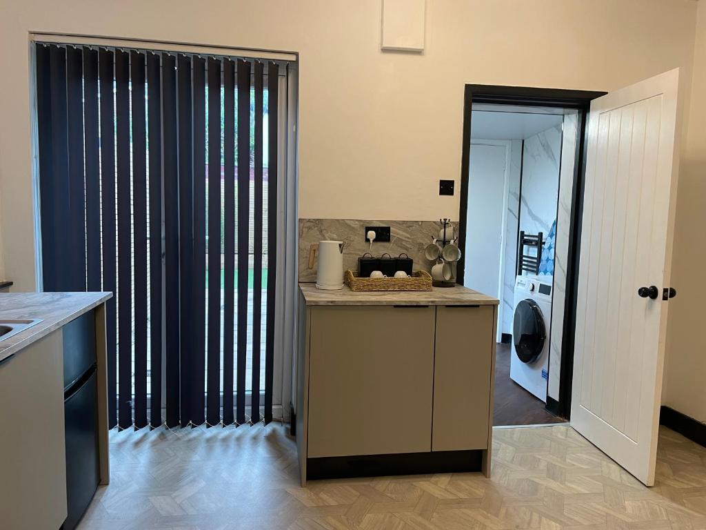 Slick Space for a Standish Stay photo 8