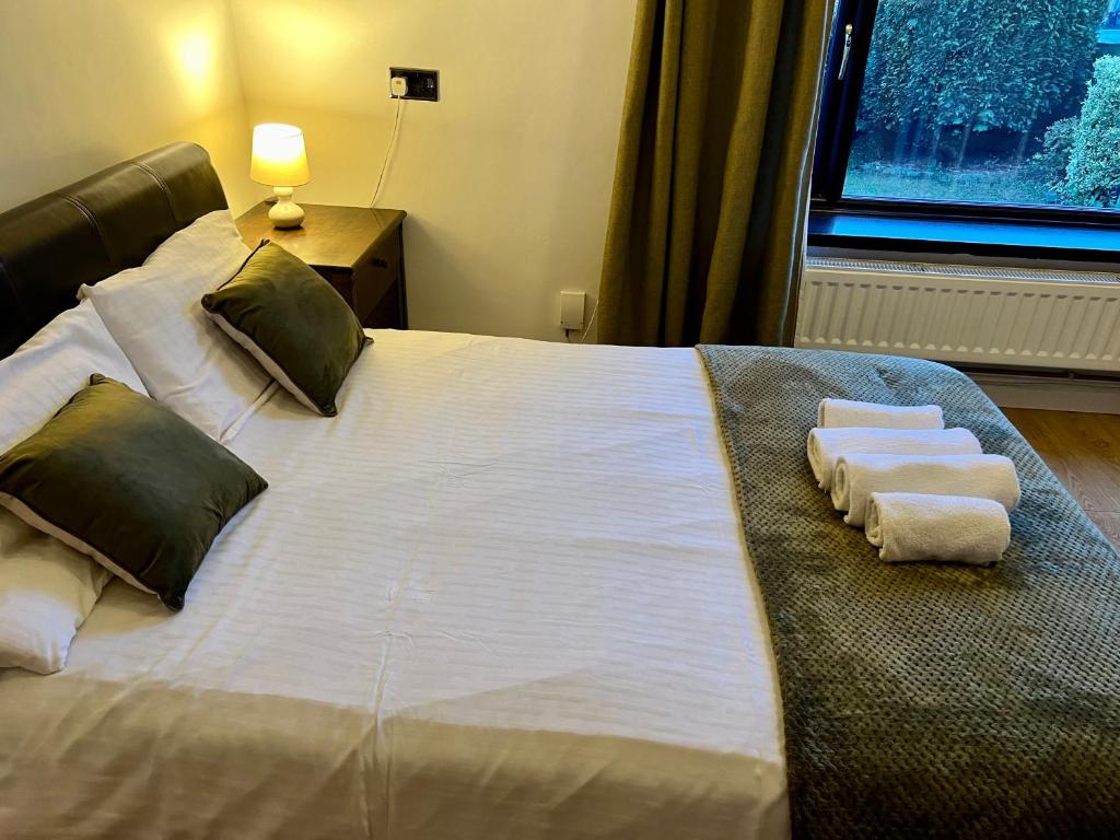 Housefield Stay, Room 4, Stoke-on-Trent