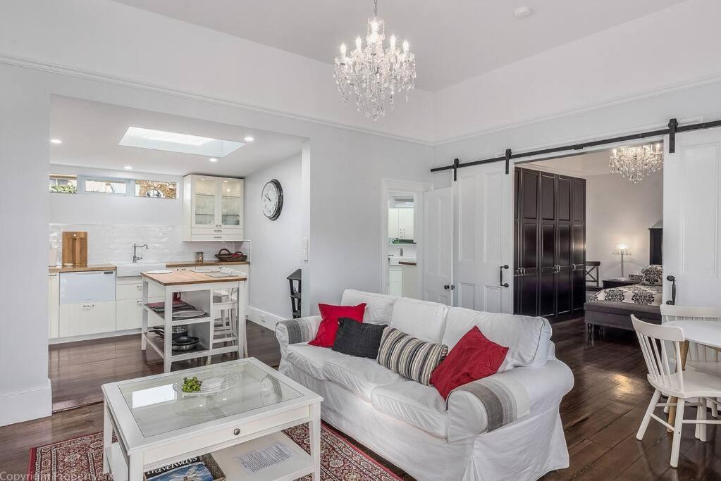 Warm Inviting, and Luxurious The Manor, Sandy Bay