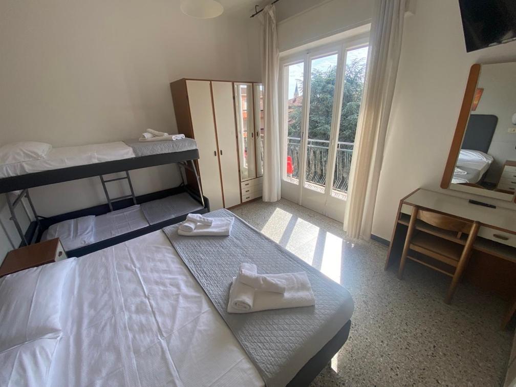 Hotel Ausonia B&B RiMiNi - 5