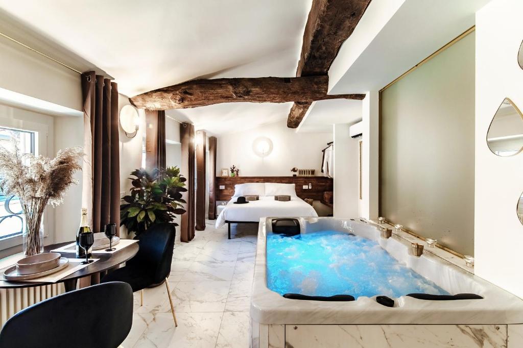 Sahara & Amazzonia Luxury Rooms- The House of Travelers, Como