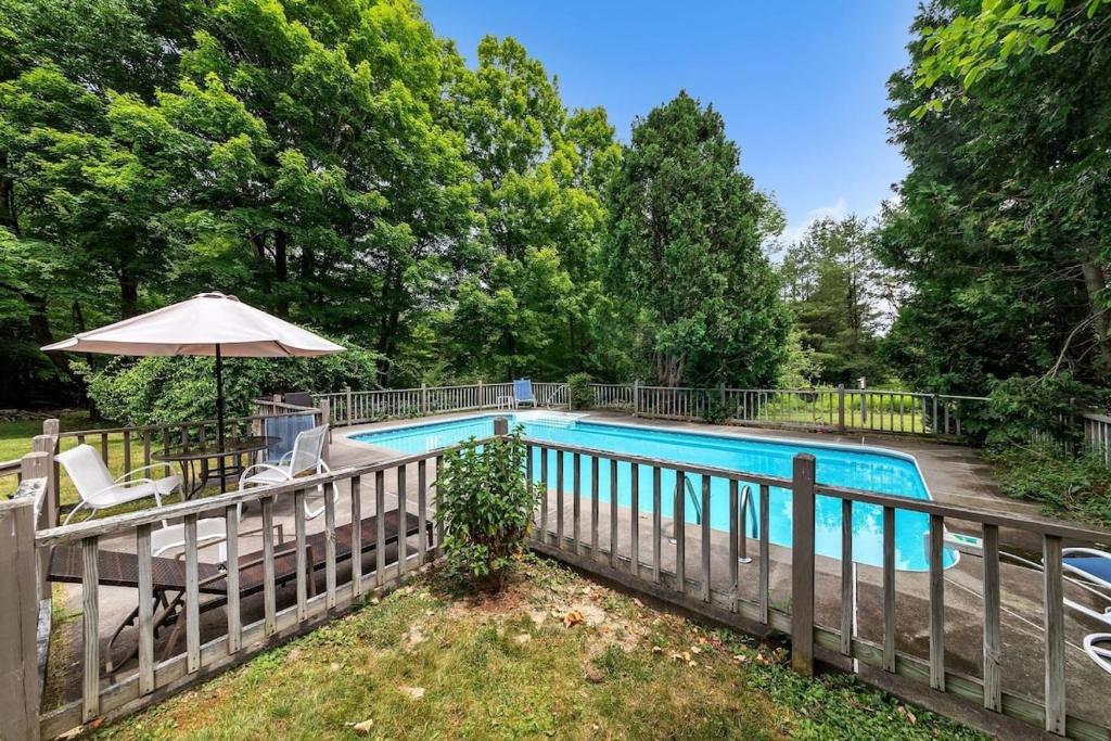 Bear Pass - Mountain View home, Sunderland