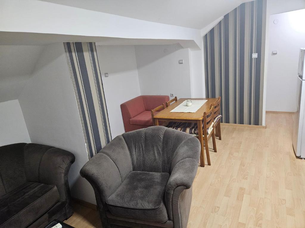 Apartmani,,Drljaca,,4 - 3