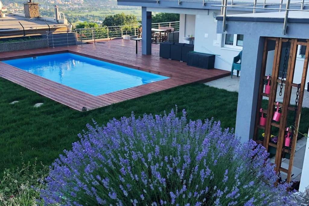 Apartment with a nice view on Nitra - Apartmán v rodinnom dome s výhľadom na Nitru, Nitra