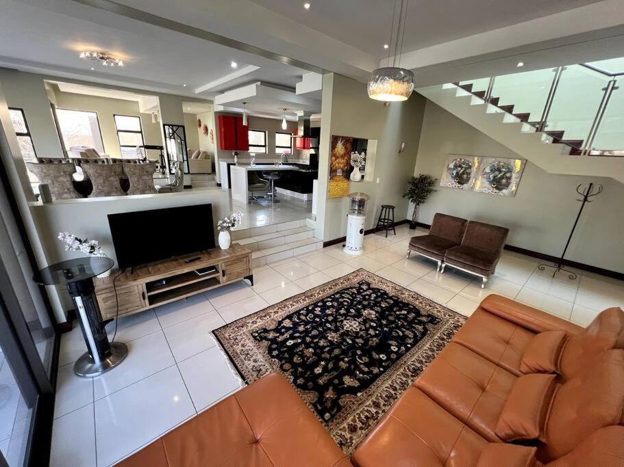 Hidden Gem, Centurion