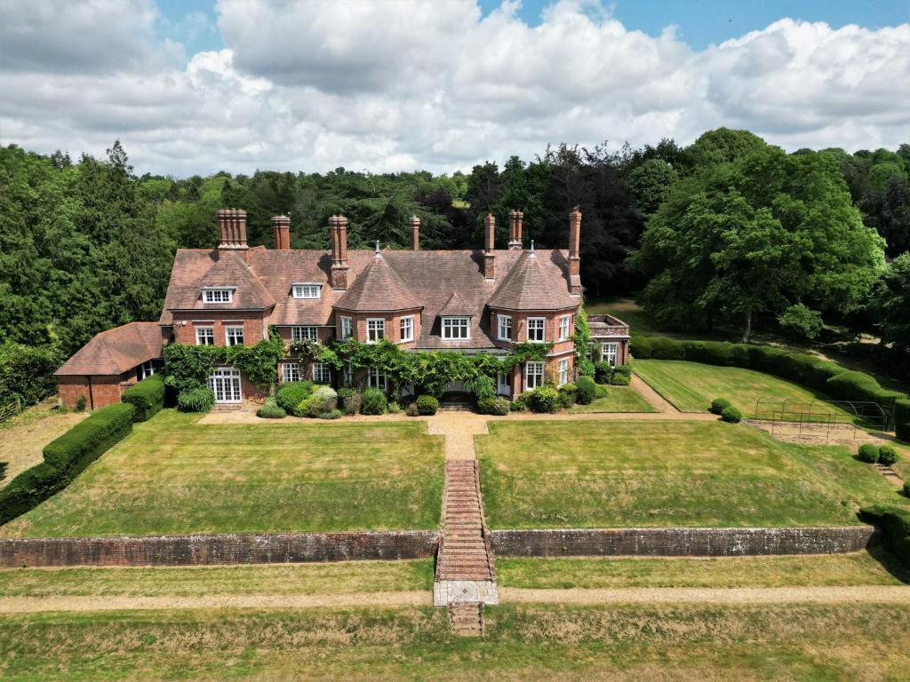 Alward House by Group Retreats, Salisbury