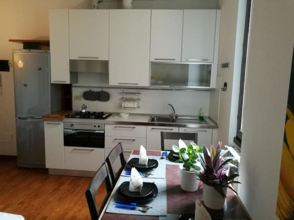 Bilocale zona Isola 5 minuti metro MM5 - Pollaiuolo, Milán