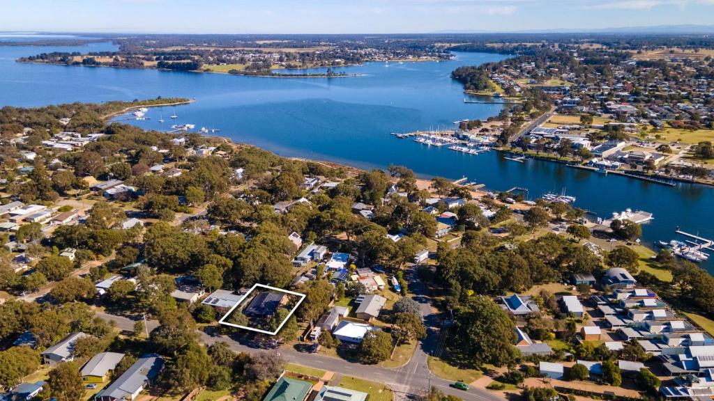 Neptune, Raymond Island