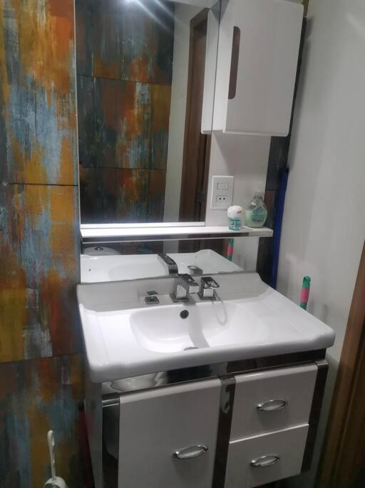 Super céntrico departamento en Equipetrol - 4