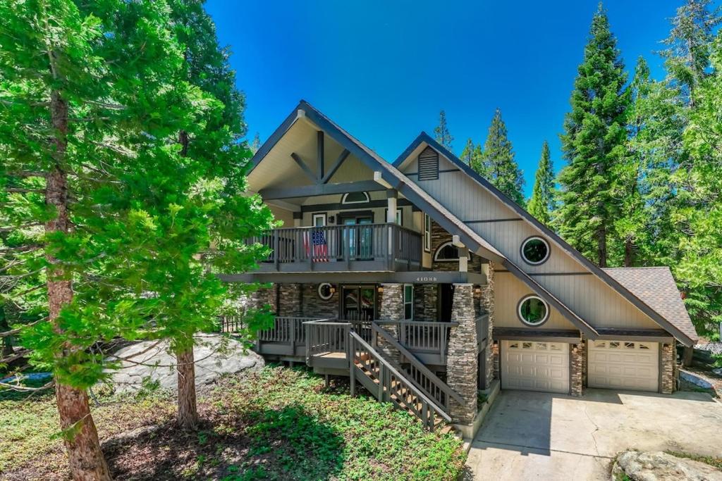 Lux Western Cabin Pool Table Ping Pong Vibes, Shaver Lake