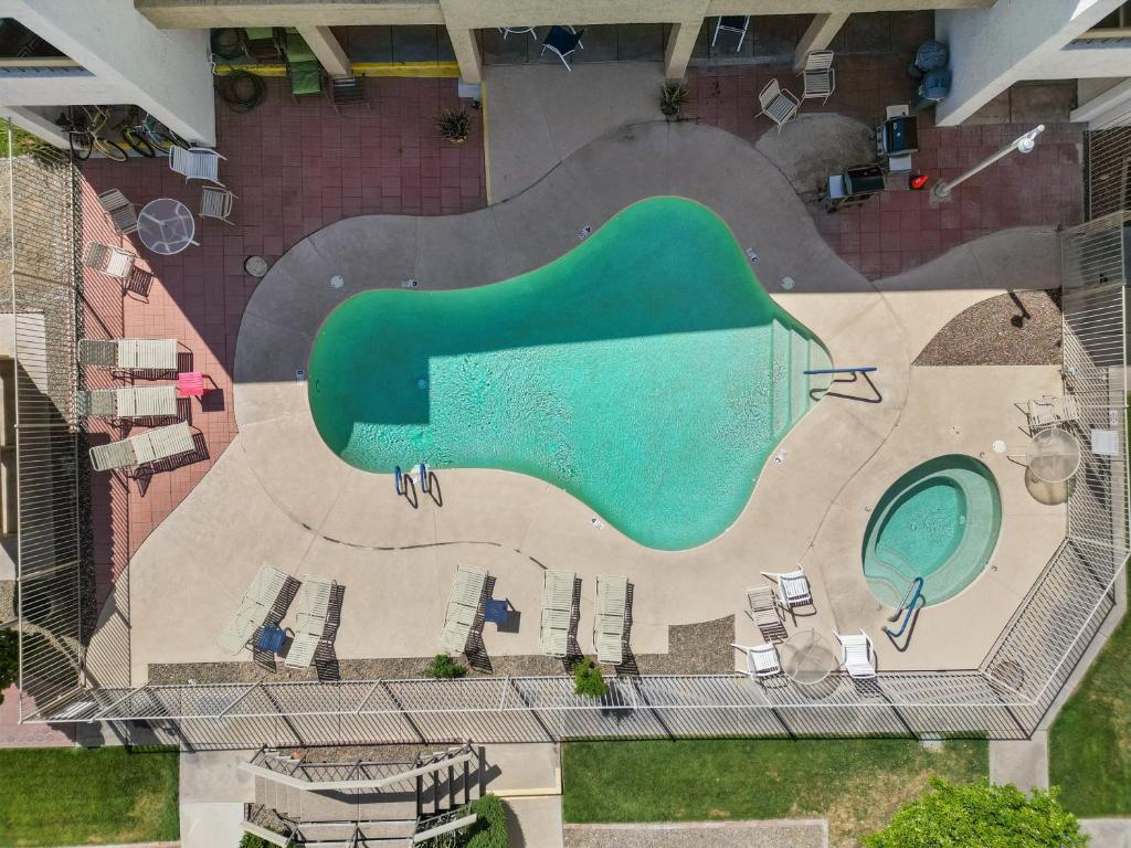 Modernized 1br Condo W Shared Pool & Spa, Scottsdale