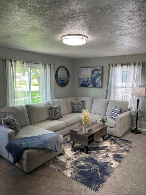 Captains Cove, Port Clinton