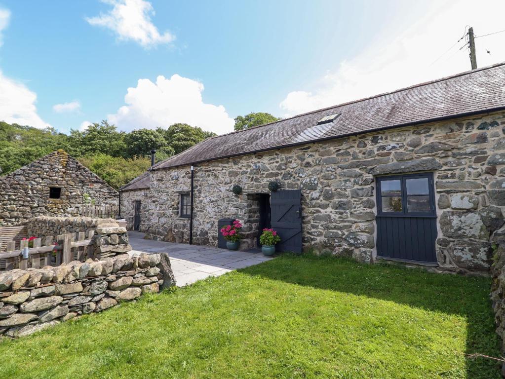 Beudy Bach, Llanbedr